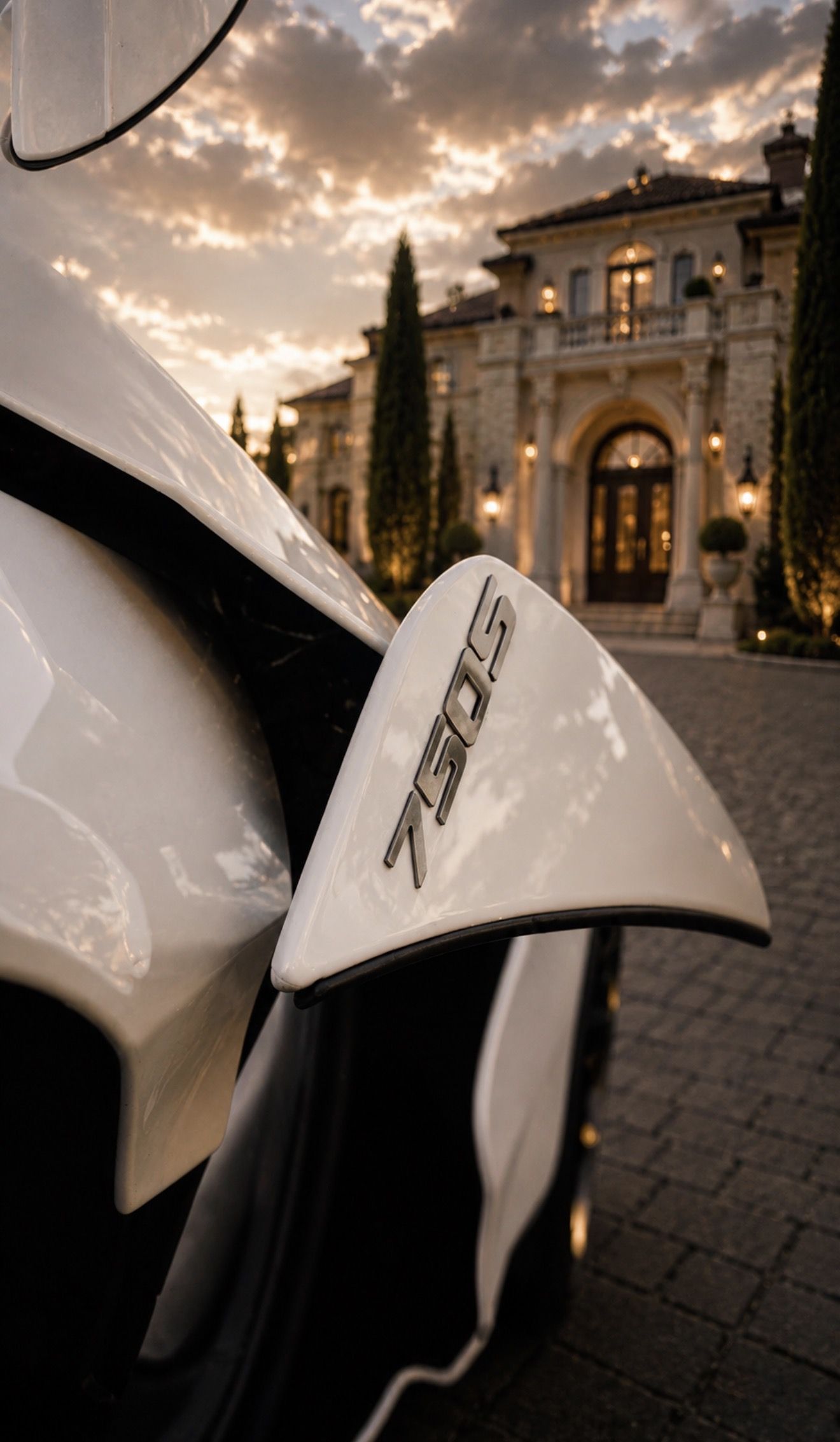 Rent a McLaren in Orange County photo 2